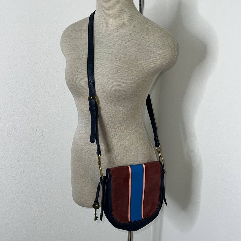 🔹 Fossil Leather and Suede Crossbody Bag